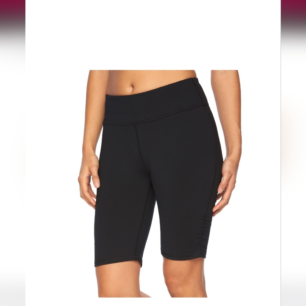 NWT WOMEN'S GAIAM OM YOGA SHORTS. SIZE: L